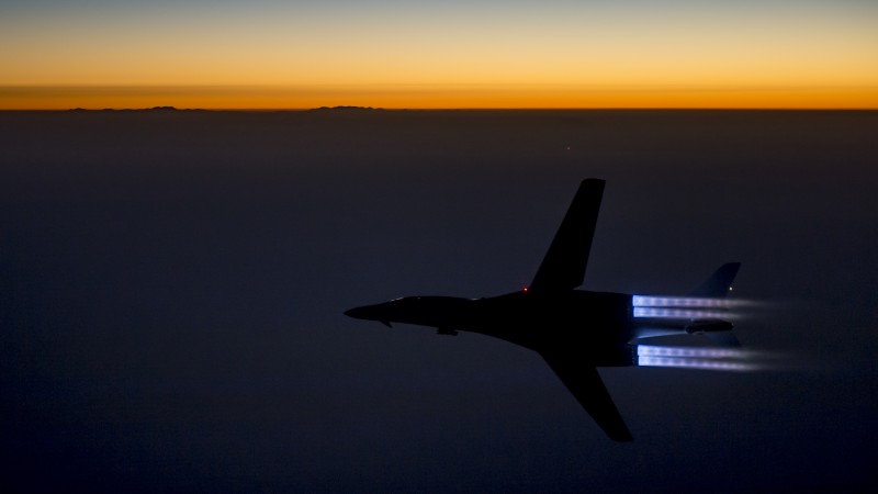 B-1, Lancer, supersonic, strategic bomber, Rockwell, U.S. Air Force, Boeing, sunset (horizontal)