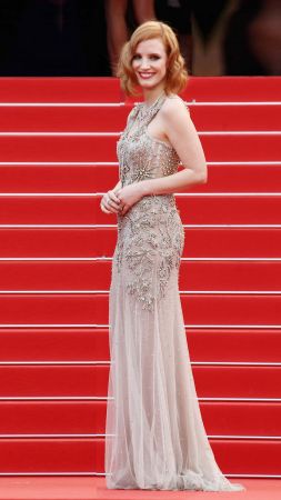 Jessica Chastain, Cannes Film Festival 2016, red carpet (vertical)