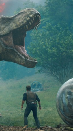Jurassic World: Fallen Kingdom, Chris Pratt, dinosaur, 4k (vertical)