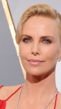 Charlize Theron, Oscar 2016, red carpet, Most popular celebs, actress (vertical)