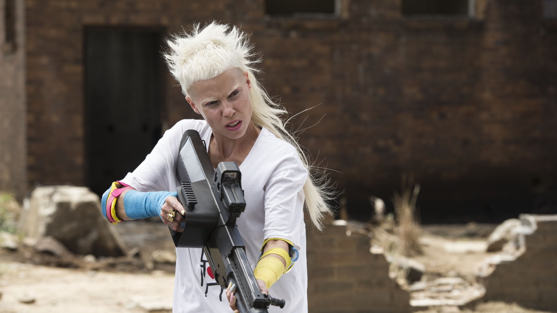 Chappie, Best Movies of 2015, Die Antwoord, gun (horizontal)