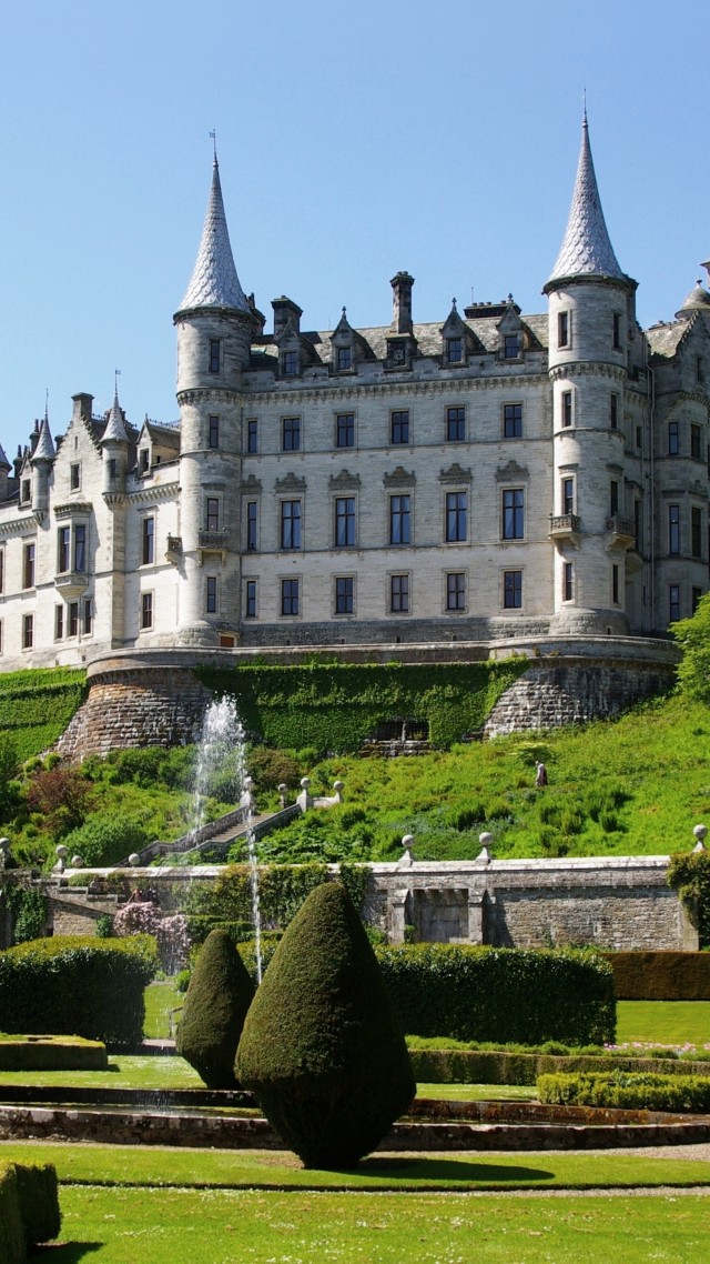 Dunrobin, Сastle, Scotland, sutherland, fountain, garden, sky, green, travel, booking, vacation (vertical)