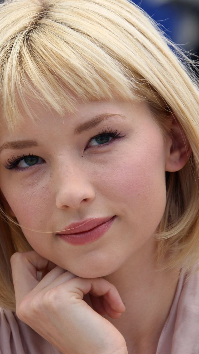 Haley Bennett, actress, blonde (vertical)