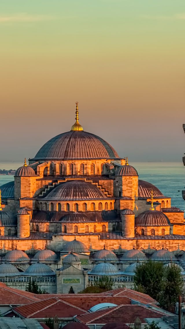 Sultan Ahmed Mosque, Turkey, Istanbul, sunrise, 4k (vertical)