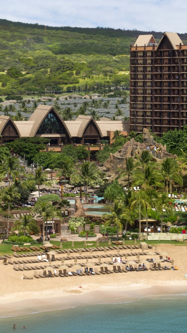 Disney Resort & Spa, Aulani, Best Hotels of 2017, The best hotel pools 2017, tourism, travel, resort, vacation, beach, sea (vertical)