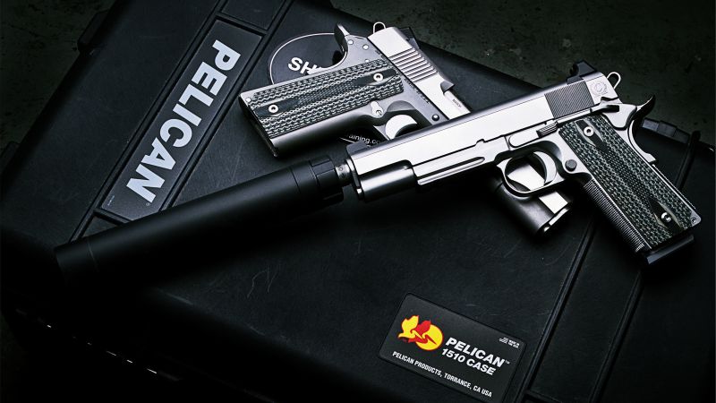 Dan Wesson M1911, ACP pistol, silencer (horizontal)