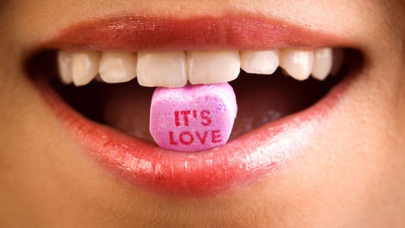 love image, heart, 4k, lips, kiss (horizontal)