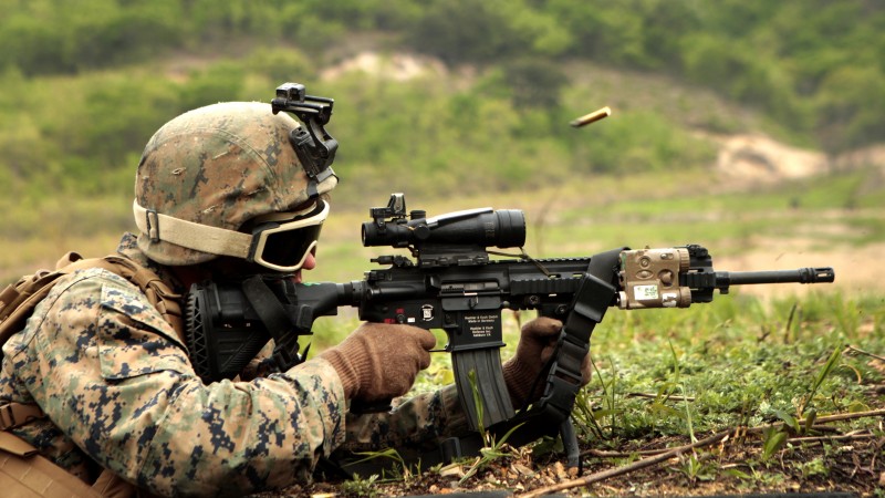 HK416, soldier, Heckler & Koch, assault rifle, firing, camo, in action (horizontal)