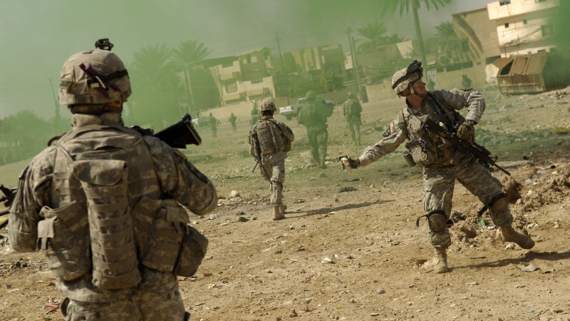 soldier, hand grenade, U.S. Army, evacuation, Iraq, troops (horizontal)