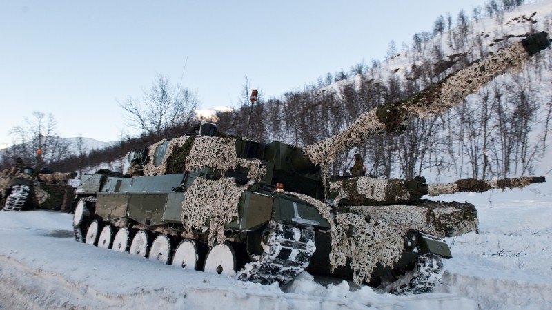Leopard 2, 2a6m, 2A5, MBT, tank, Norway, forest, camo, winter (horizontal)