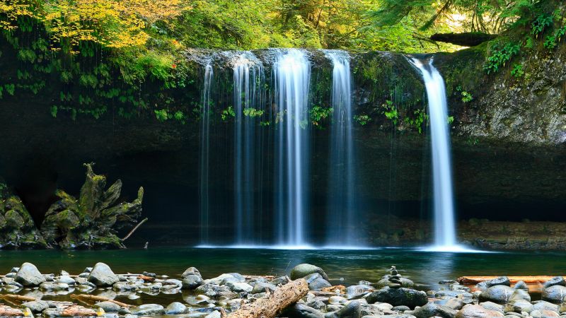 Waterfall, 4K (horizontal)