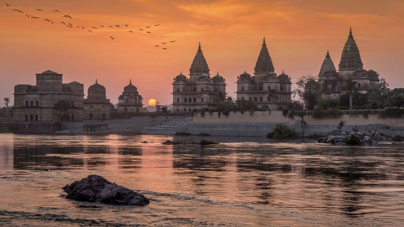 Orchha, Madhya Pradesh, India, sunset, river, 4K (horizontal)