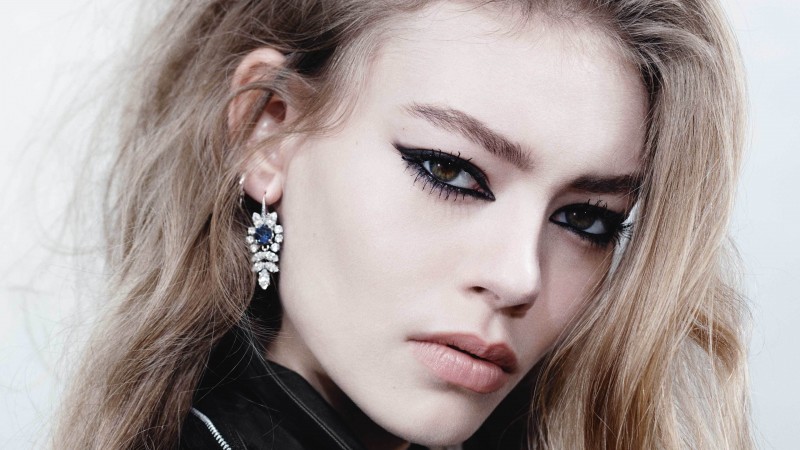 Adrienne Juliger, model, spring 2015 top models, make up, eyes, blonde (horizontal)
