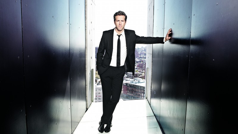 Ryan Reynolds, Most Popular Celebs in 2015, actor, suit (horizontal)