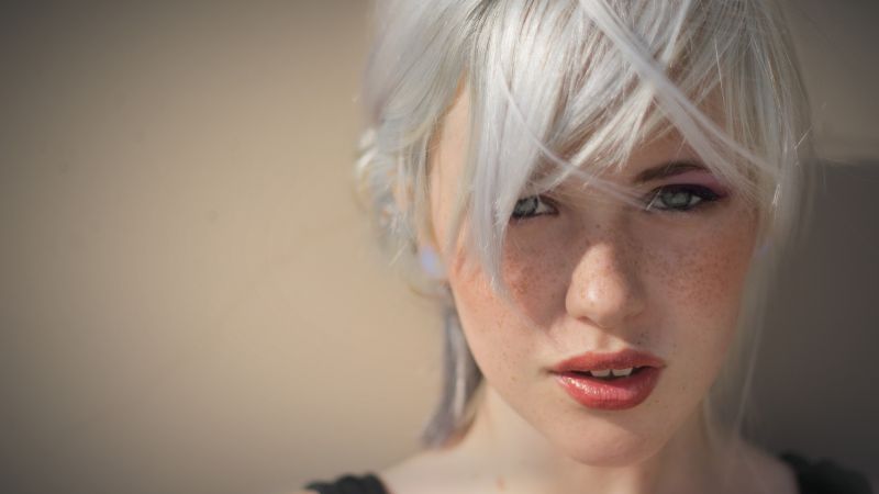 Devon Jade, model, blonde (horizontal)