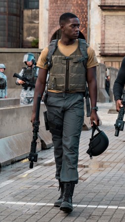 Outside the Wire, Anthony Mackie, Damson Idris, 4K (vertical)