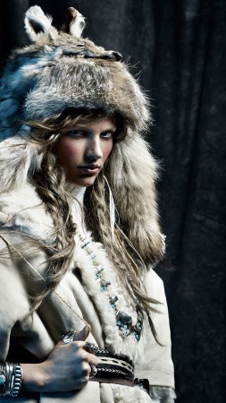 Bette Franke, Top Fashion Models 2015, model, fur, wolf (vertical)