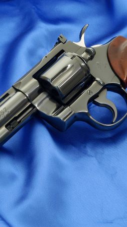Colt Python, Combat Magnum, 357 Magnum (vertical)