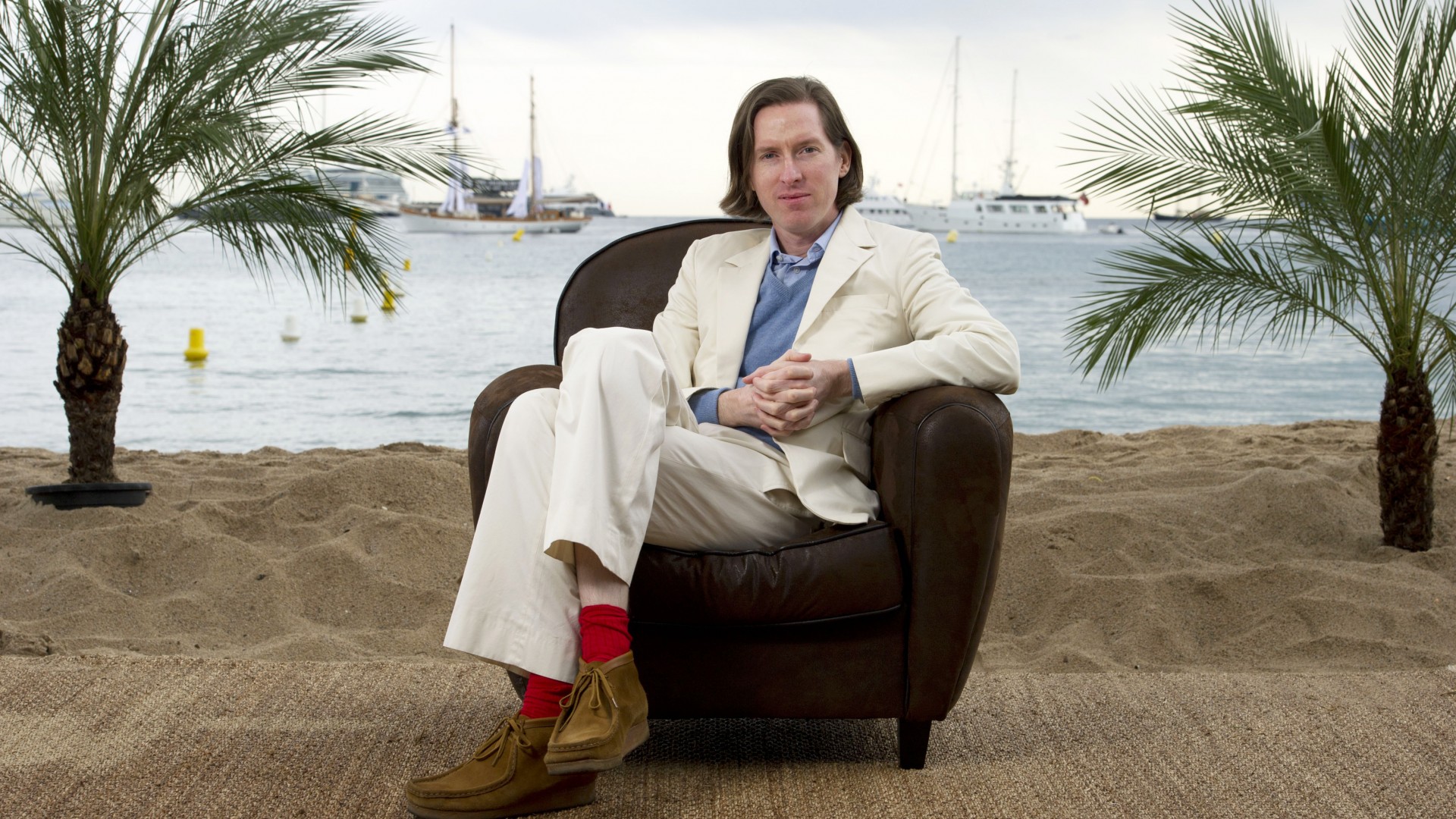Wes Anderson, film director, screenwriter, actor, producer, beach, sand (horizontal)