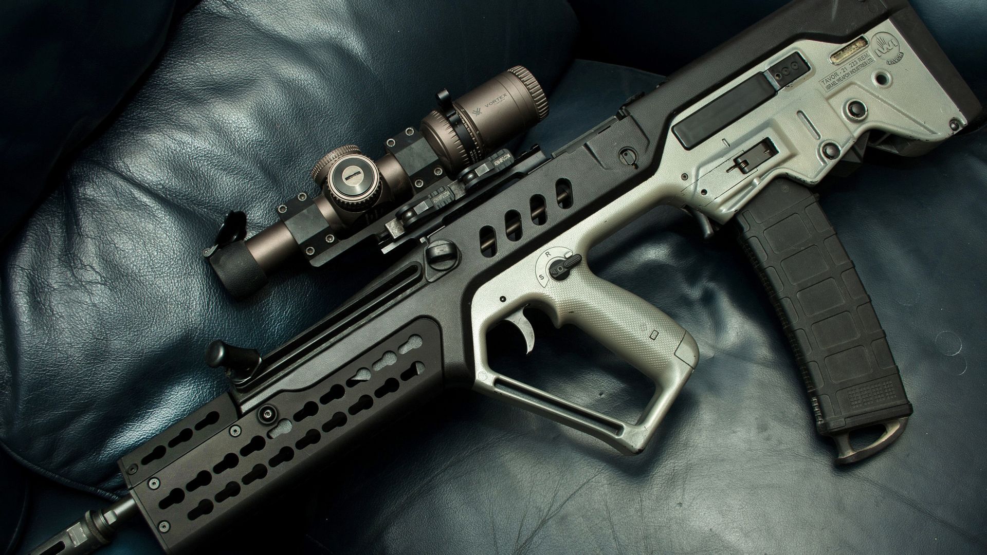 Tavor 21, assault rifle (horizontal)