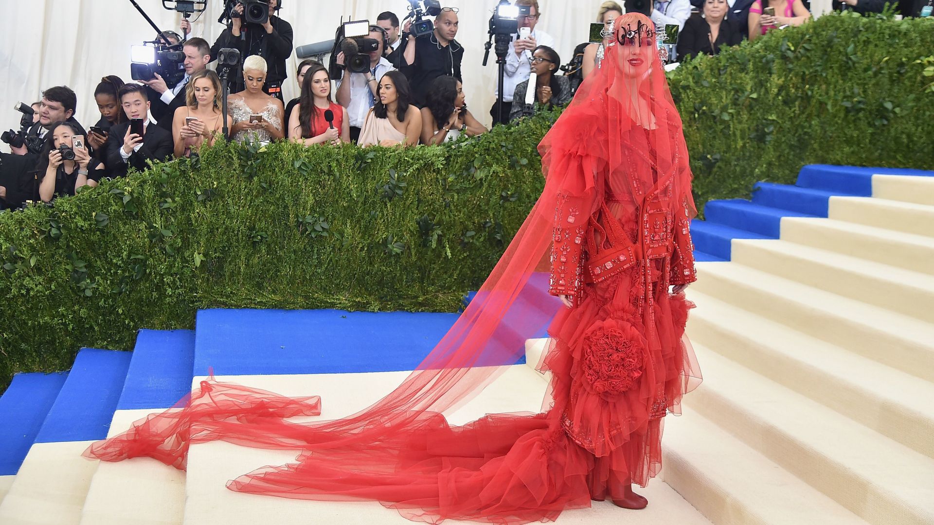 Katy Perry, Met Gala 2017, dress, red carpet (horizontal)