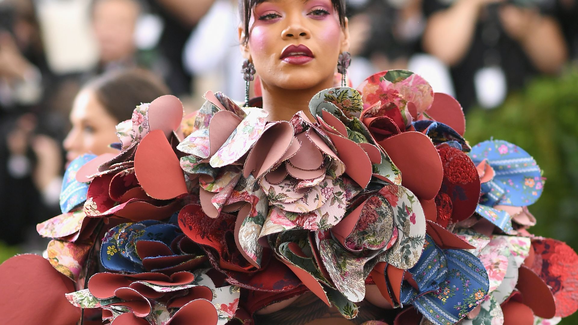 Rihanna, Met Gala 2017, dress, red carpet (horizontal)