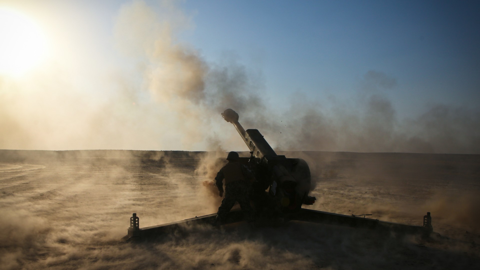 D-30, howitzer, 2A18, 122-mm, artillery, weapon, firing, desert, sand (horizontal)