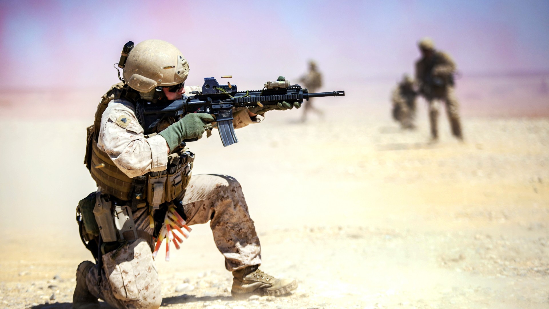 M4, carbine, assault rifle, U.S. Army, soldier, Iraqi, desert, firing (horizontal)