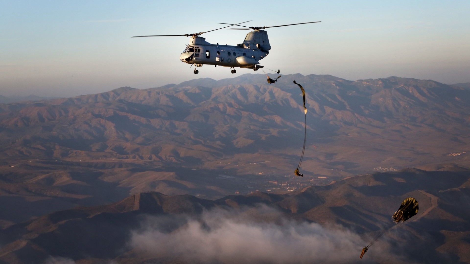 CH-46, Sea Knight, Boeing, Vertol, сargo helicopter, U.S. Marine, landing, troops, landing force (horizontal)