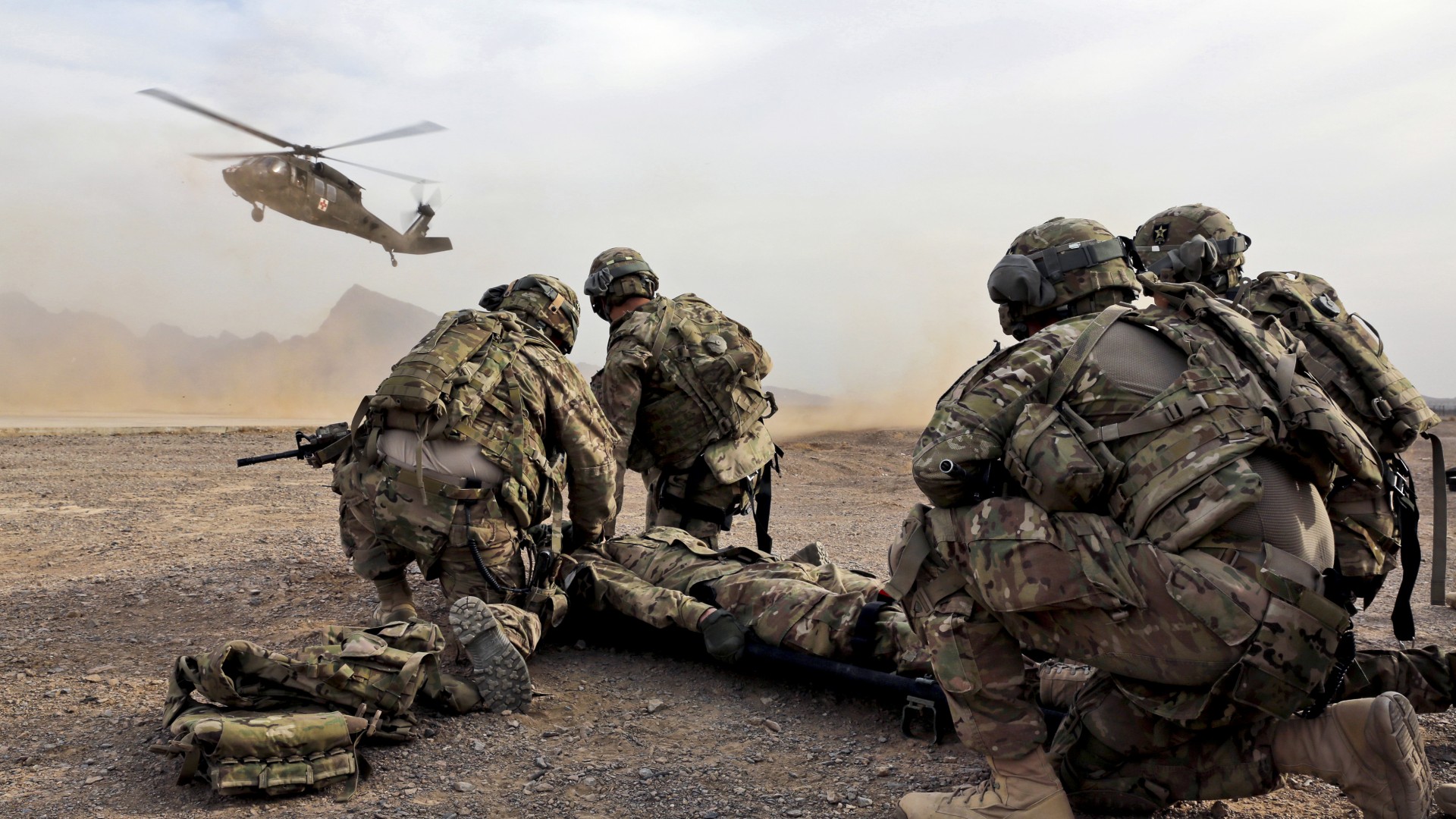 soldier, rescue mission, helicopter, uniform, desert (horizontal)