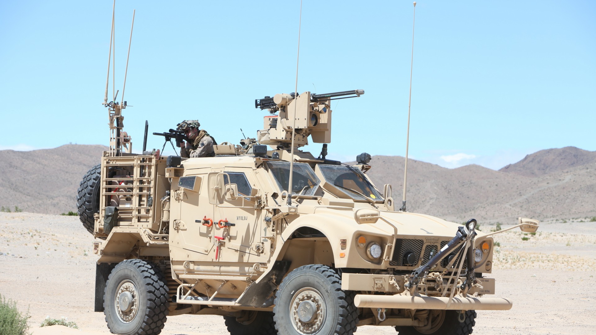 M-ATV, Oshkosh, MRAP, TerraMax, SXF, infantry mobility vehicle, desert (horizontal)
