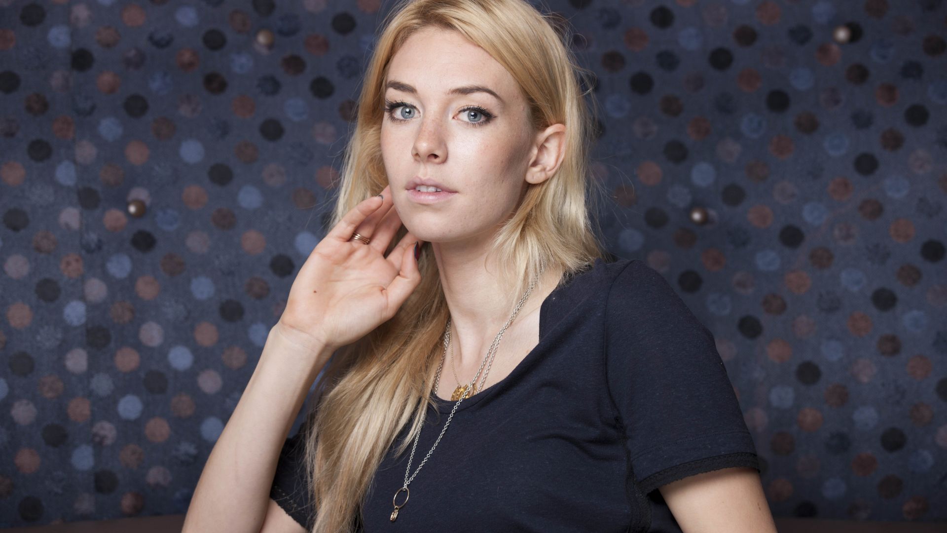 Vanessa Kirby's Best Blonde Hair Moments - wide 1