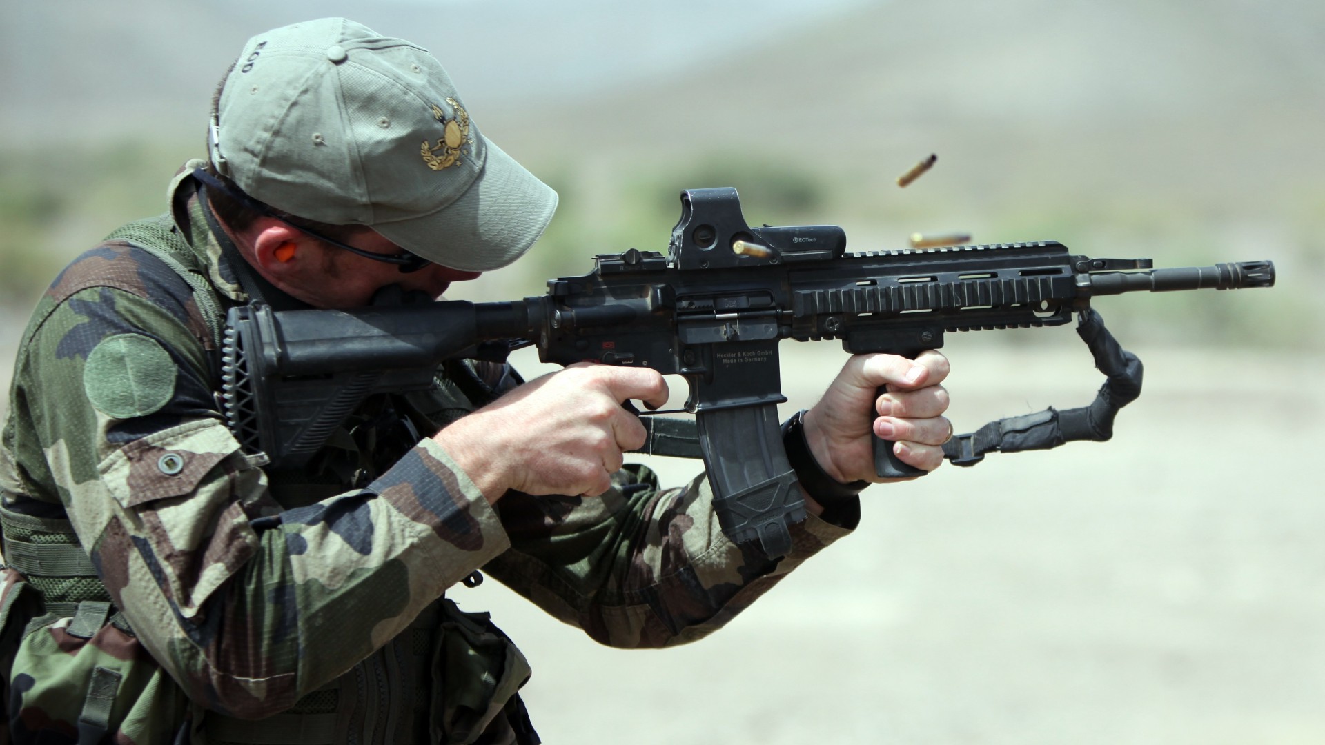 HK416, soldier, Heckler & Koch, assault rifle, firing, camo, in action (horizontal)