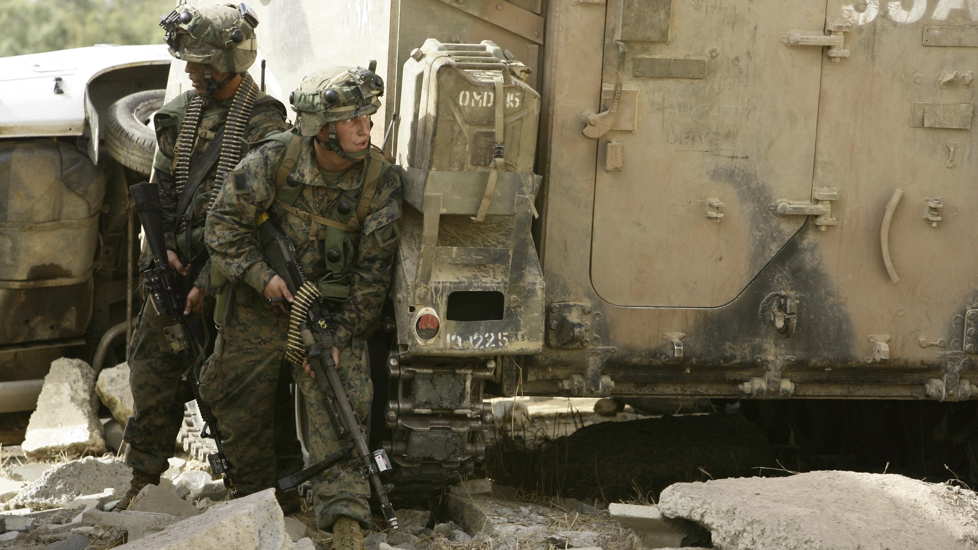 U.S. Marine, soldier, training, rifle, vehicle, M113, LMG, U.S. Army (horizontal)