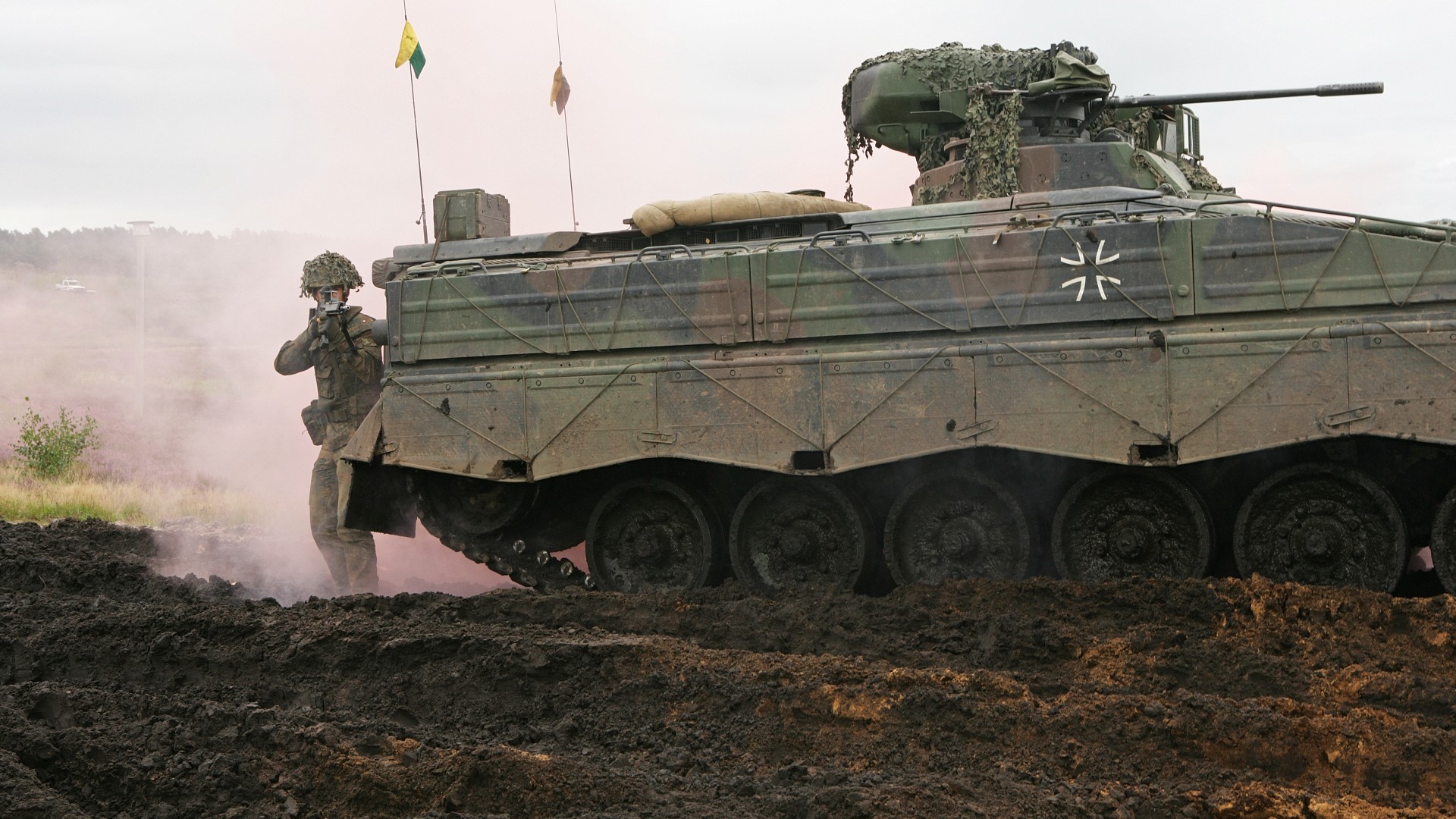Marder, IFV, soldier, infantry fighting vehicle, Bundeswehr, dirt (horizontal)