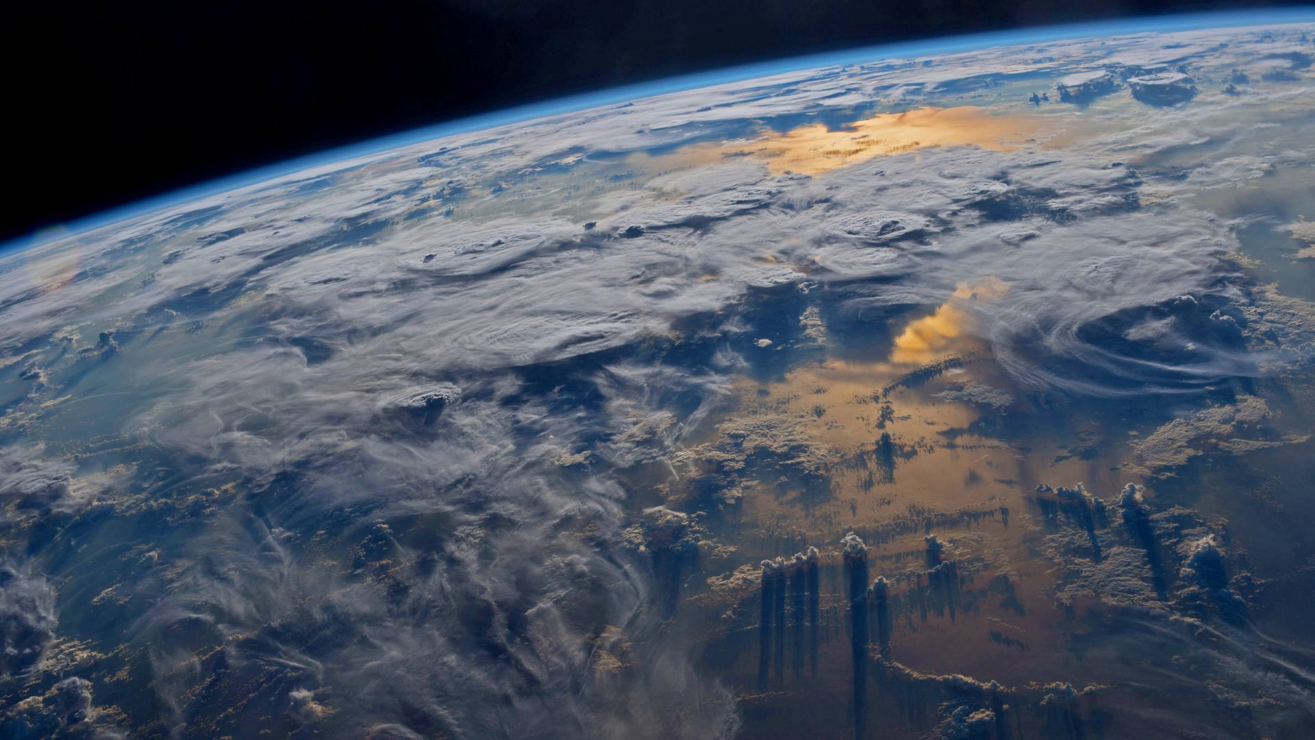 Earth, clouds, 4K (horizontal)