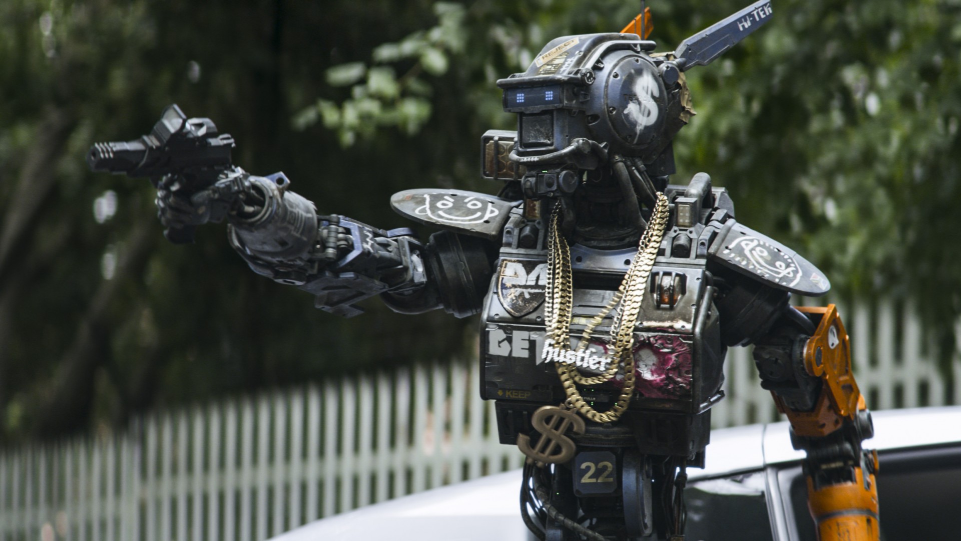 Chappie, Best Movies of 2015, robot, gun (horizontal)