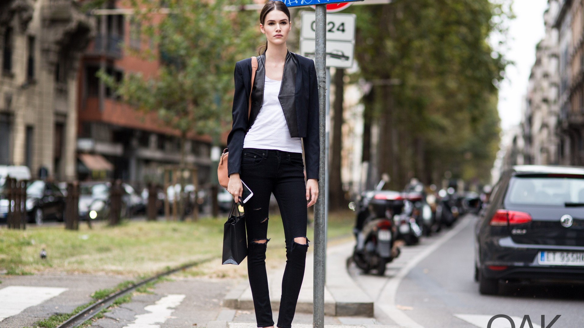 Vanessa Moody, model, spring 2015 top models, street, car (horizontal)
