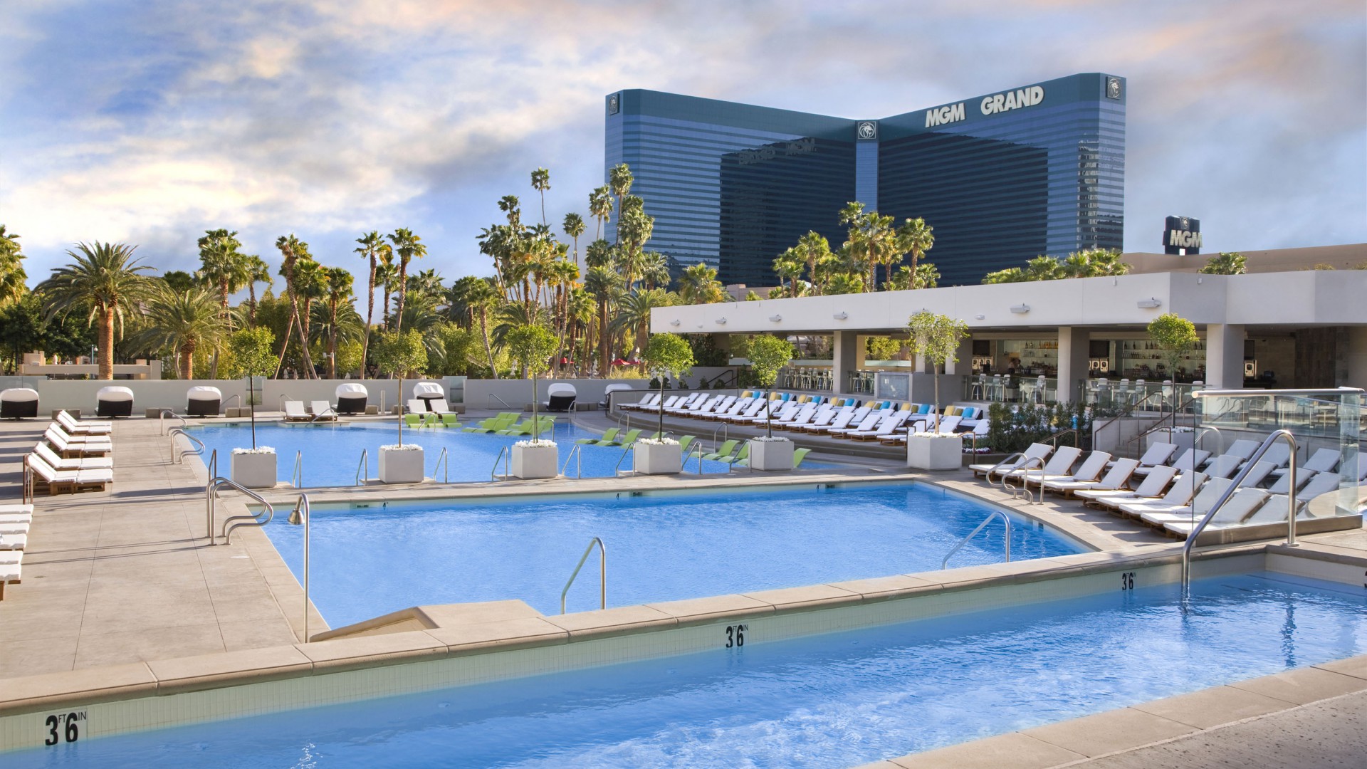 Wet Republic Las Vegas, The best hotel pools 2017, tourism, travel, resort, vacation, pool, water, sunbed (horizontal)