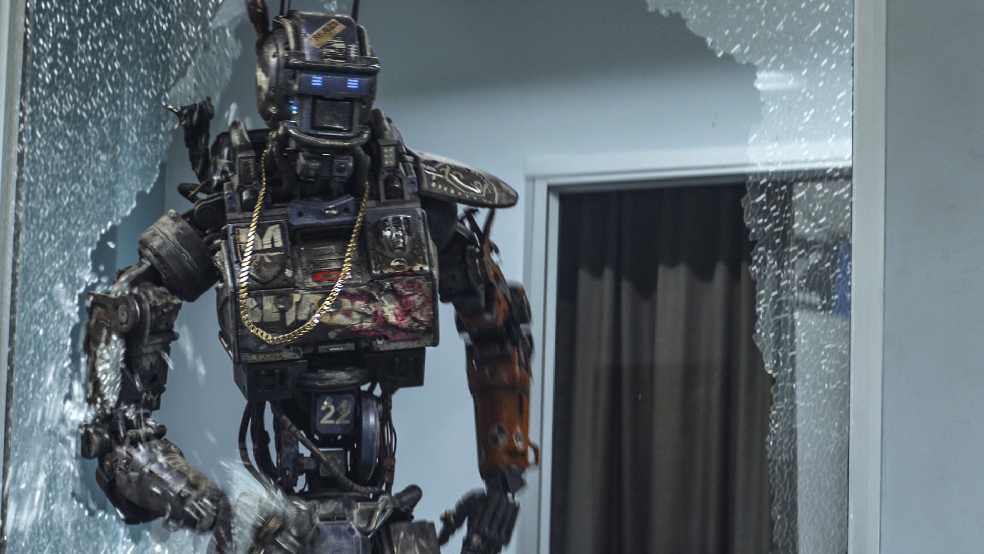 Chappie, Best Movies of 2015, wallpaper, robot, police, gun (horizontal)