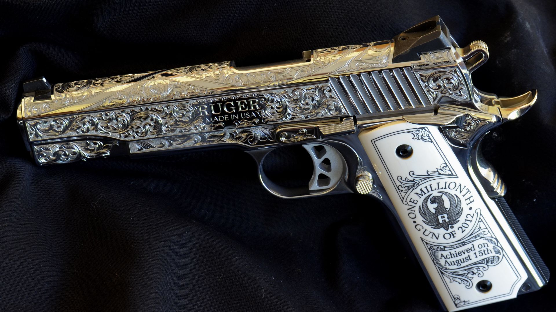 Ruger Blackhawk, pistol, USA (horizontal)