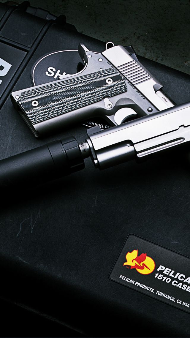 Dan Wesson M1911, ACP pistol, silencer (vertical)
