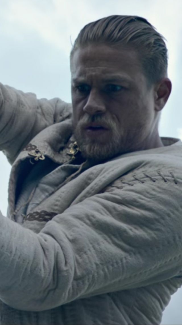 King Arthur Legend of the Sword, Charlie Hunnam, best movies (vertical)