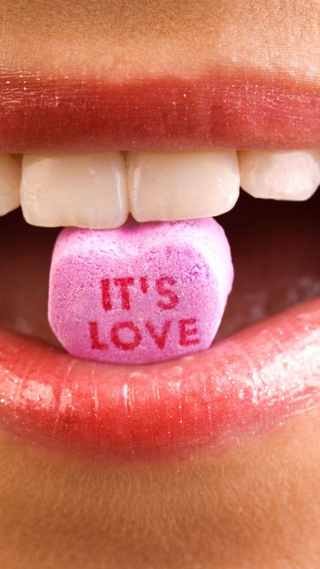 love image, heart, 4k, lips, kiss (vertical)