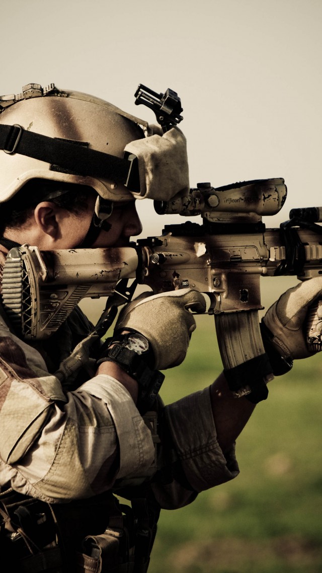 HK416, soldier, Heckler & Koch, Norwegian Army, assault rifle, camo, scope (vertical)