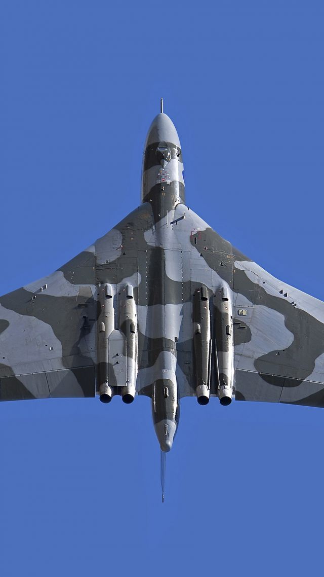 Avro Vulcan, bomber, Royal Air Force, 5k (vertical)