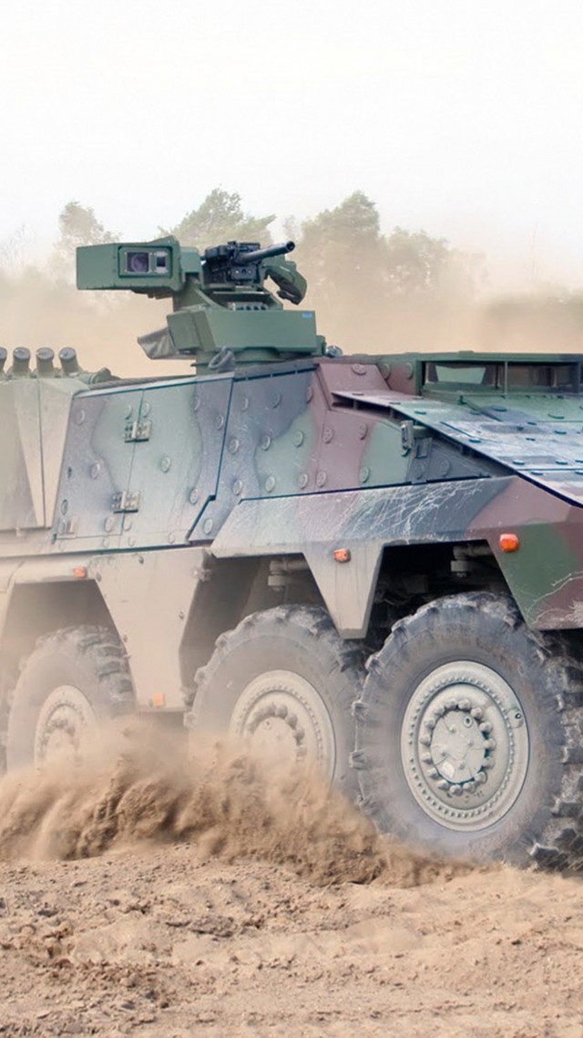 AFV, armoured fighting vehicle, GTK, Boxer, HK GMG, IFV, Bundeswehr, dust (vertical)