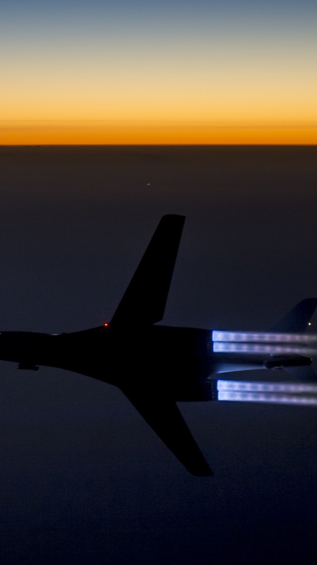 B-1, Lancer, supersonic, strategic bomber, Rockwell, U.S. Air Force, Boeing, sunset (vertical)