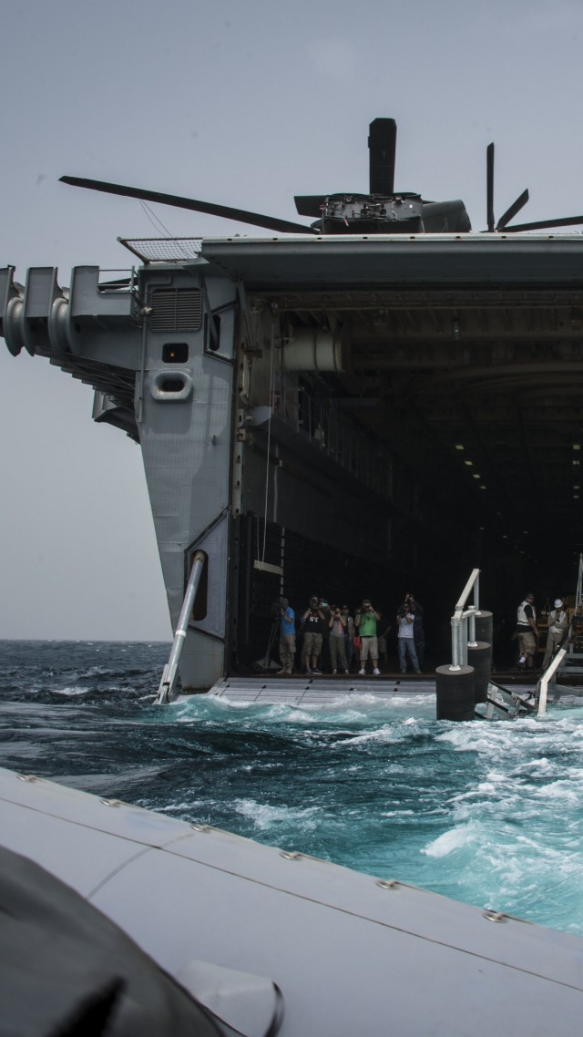 USS Ponce, USS Ponce, LPD-15, Austin-class, amphibious transport dock, U.S. Navy, rescue mission (vertical)