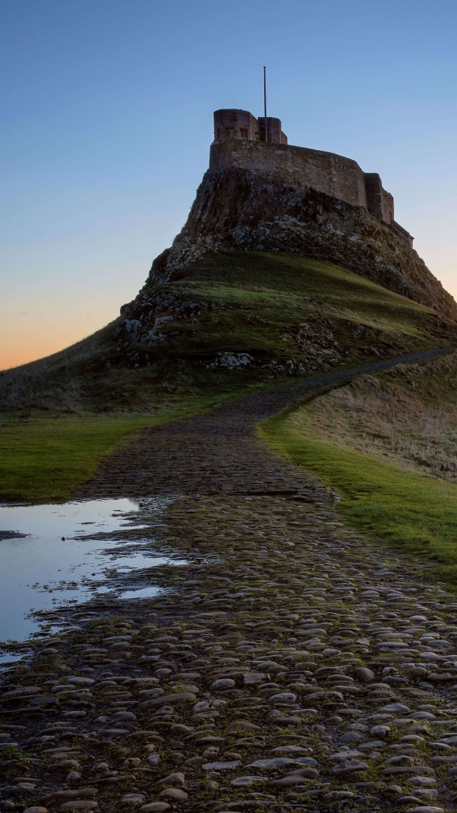 Lindisfarne Castle, dawn, Northumberland, England, hill, 5K (vertical)